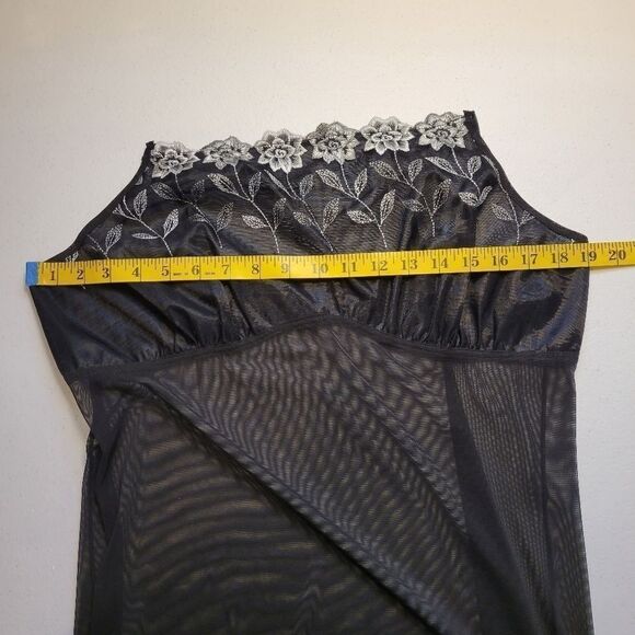 Donna L'oren Y2K Sheer Black Chemise with Gray Scale Floral Details - Picture 14 of 14